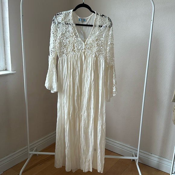 Dresses & Skirts - Cream Boho Dress